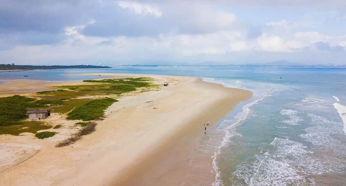 Praia e atracoes Proximas
