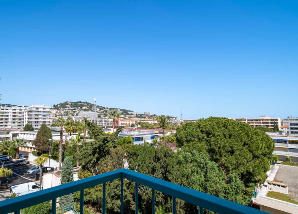 7B93F673 5EB5 4914 8F1B 52C58D7A66B6