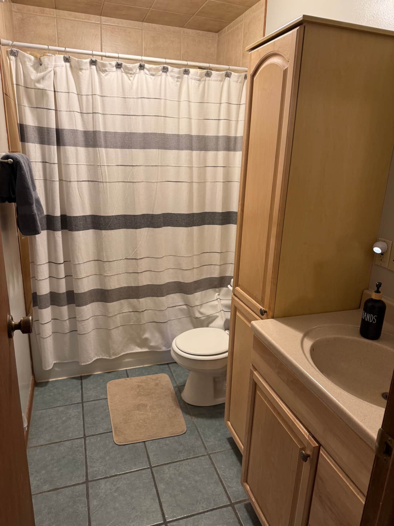 Full Bathroom