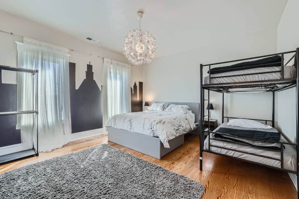 Spacious Queen & twin bunks with connecting Jack & Jill Bathroom