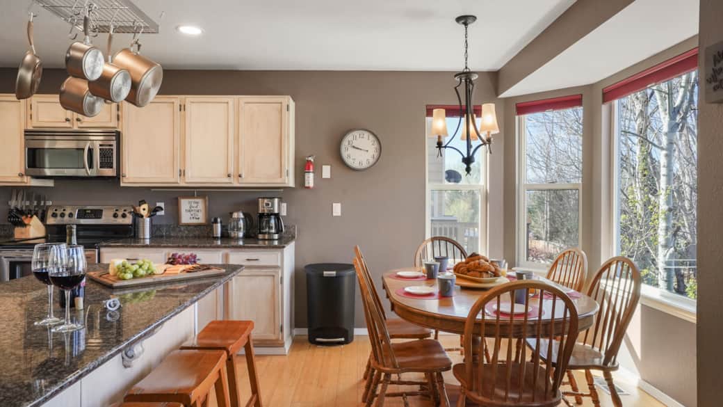 Large gathering space for conversations and enjoyment!