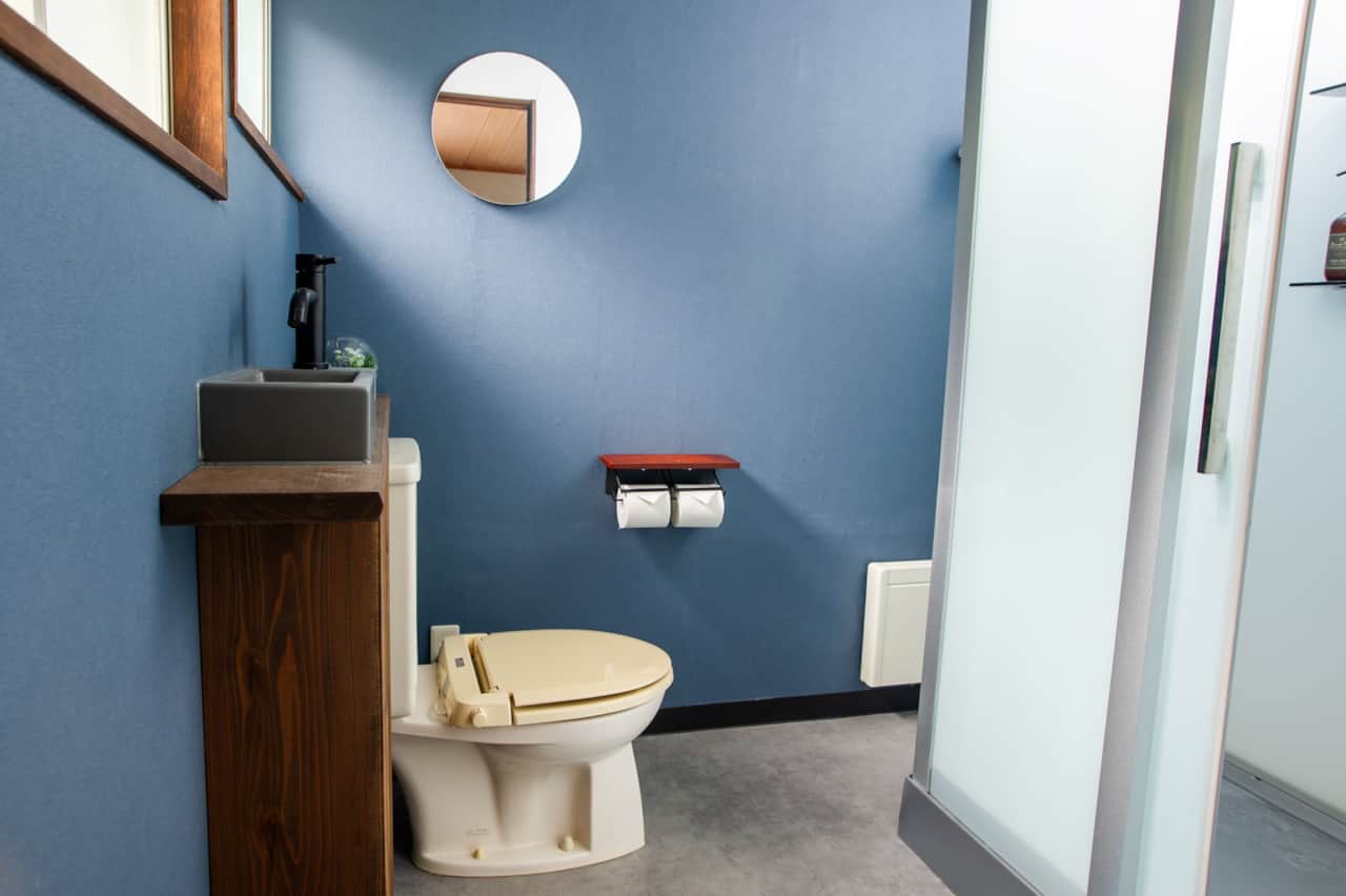 203 - bathroom