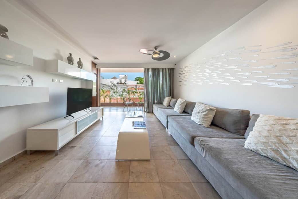 Living room & Balcony 