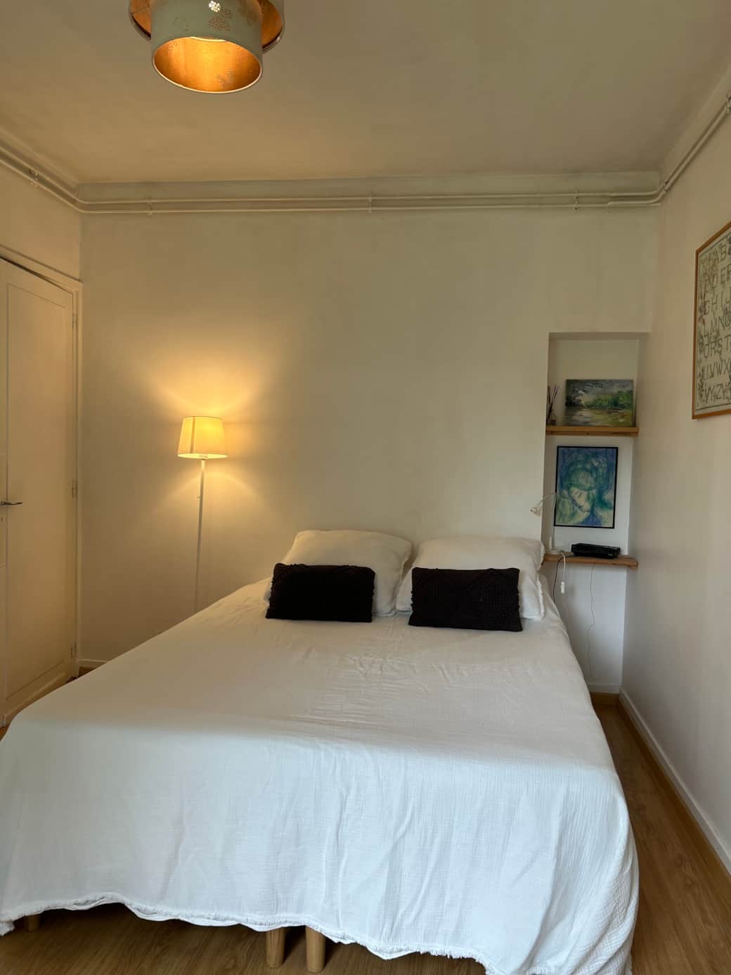 Downstairs Bedroom 160x200