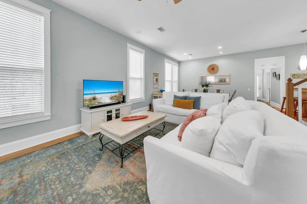 Open living/dining/kitchen