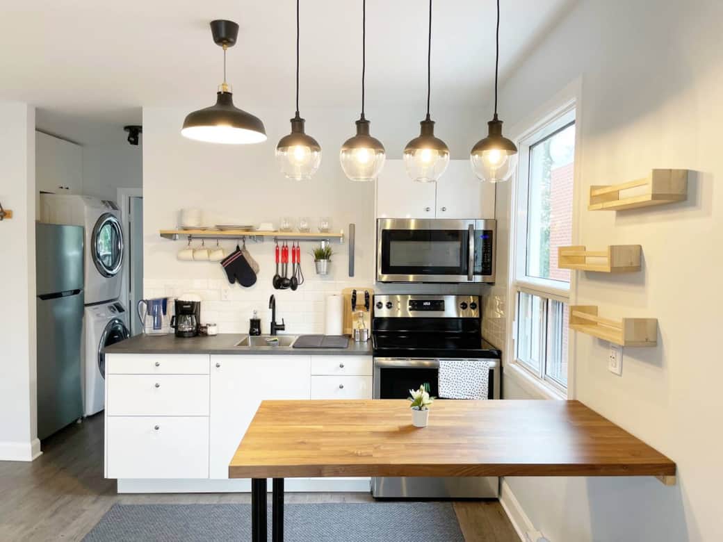 Fully equipped kitchen for all meals. 