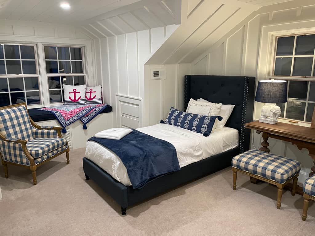 UPSTAIRS BEDROOM 4