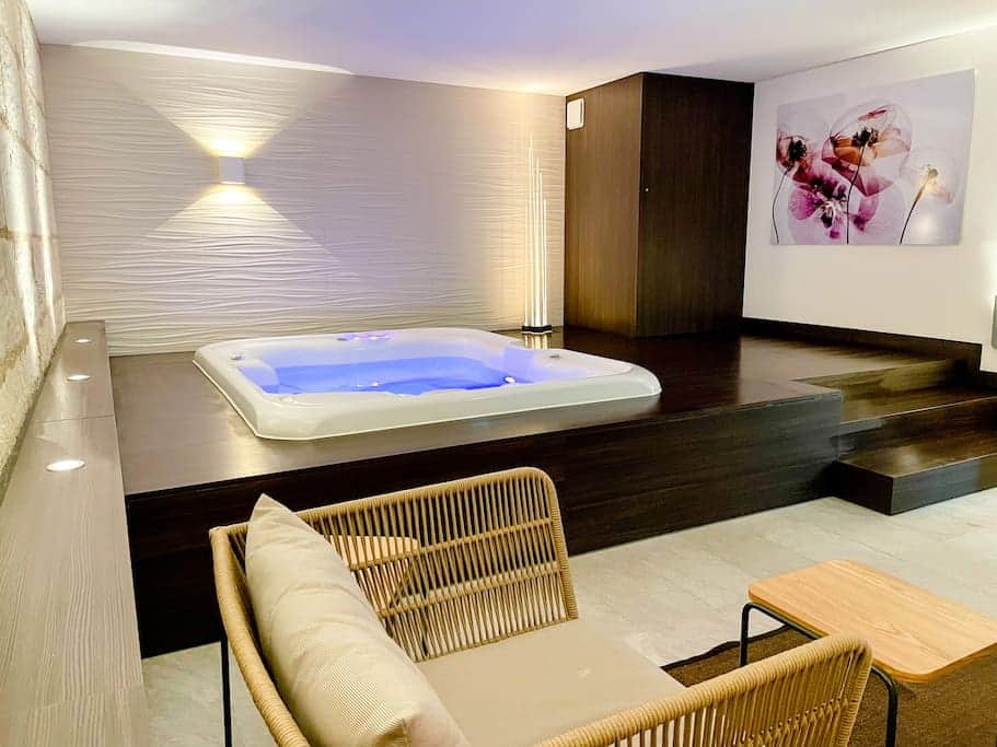 SPA/JACUZZI privé intérieur