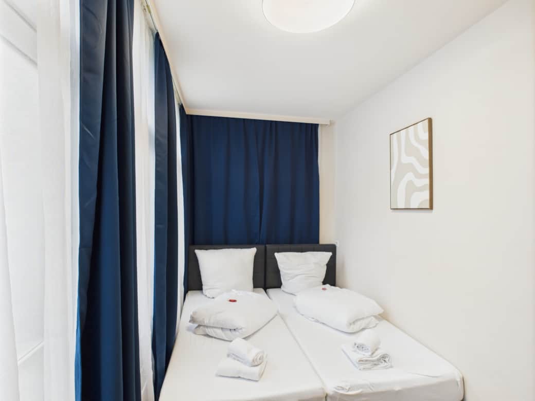 1000083736 1000083736