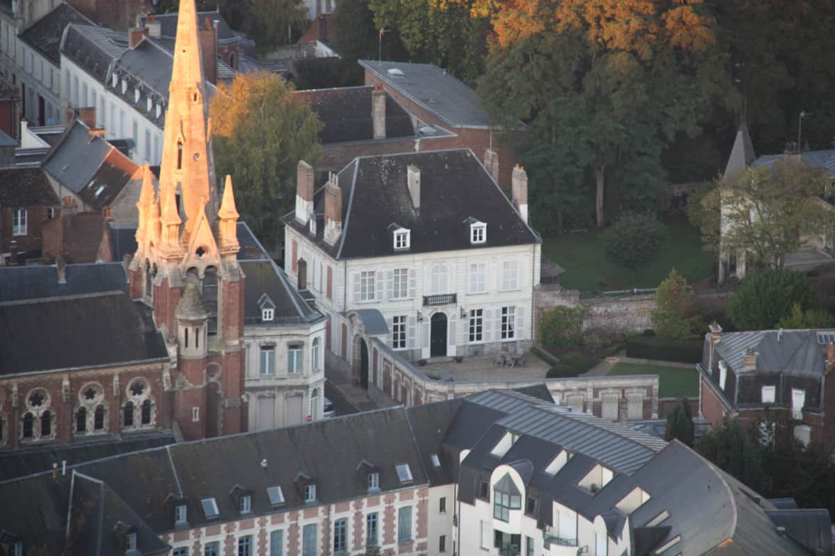 Entre Cour et Jardin