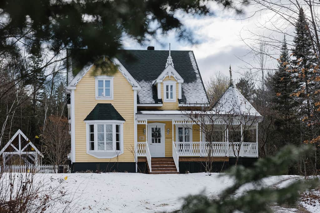 Chalet_Le Pavillon Saint-Come_Facade hiver 1