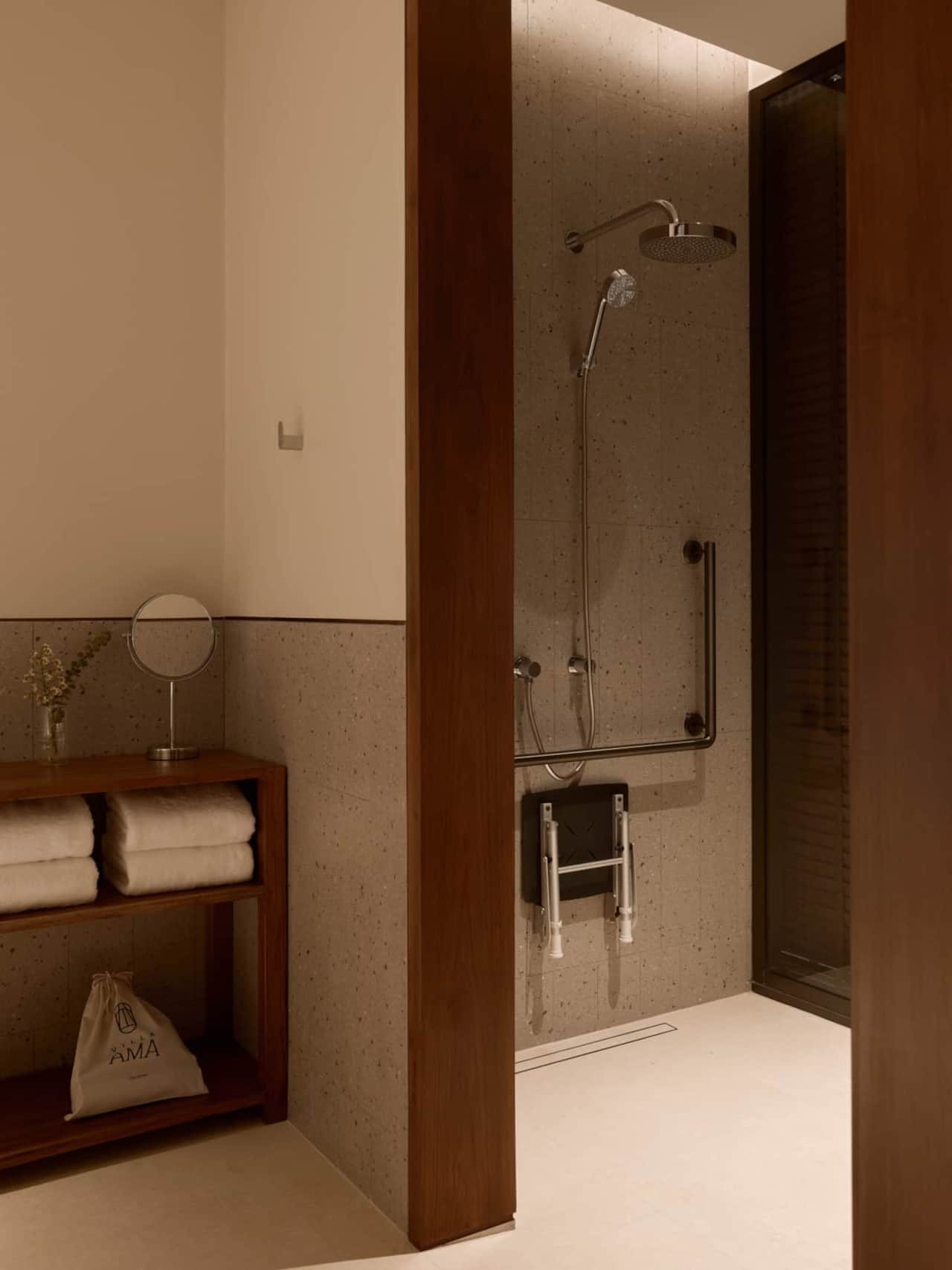 The Sky Suite - Accessible Bathroom