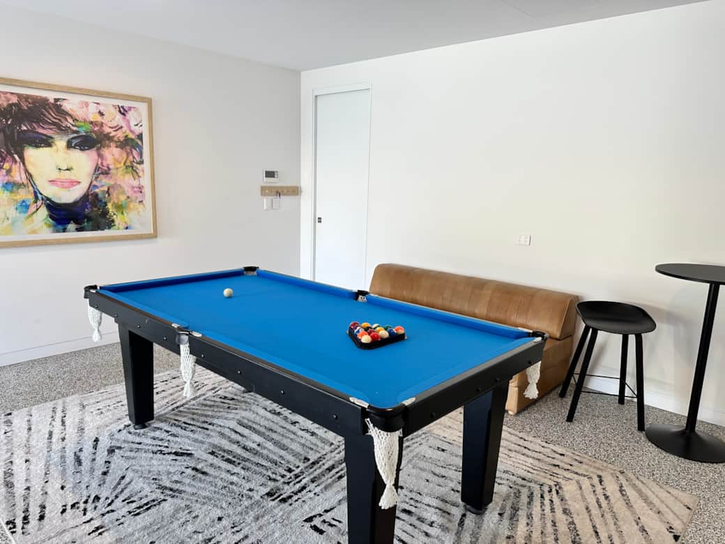 Seperate Rumpus room with Pool Table