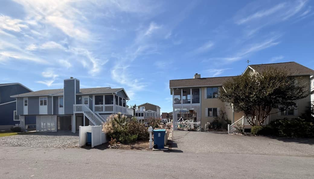 Two House side-by-side on the canal to the bay