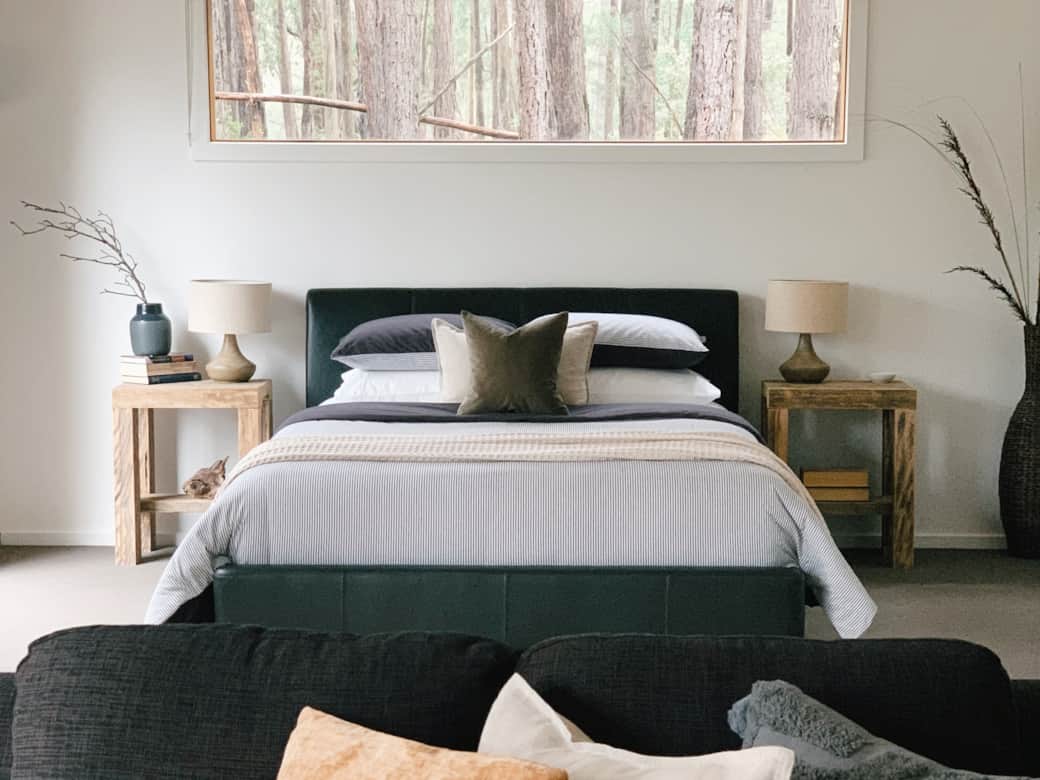 Queen bed Queen bed