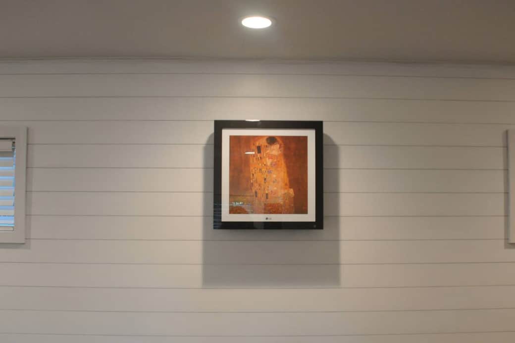 Art Cool  LG Heater.
This heater warms a room in minutes!