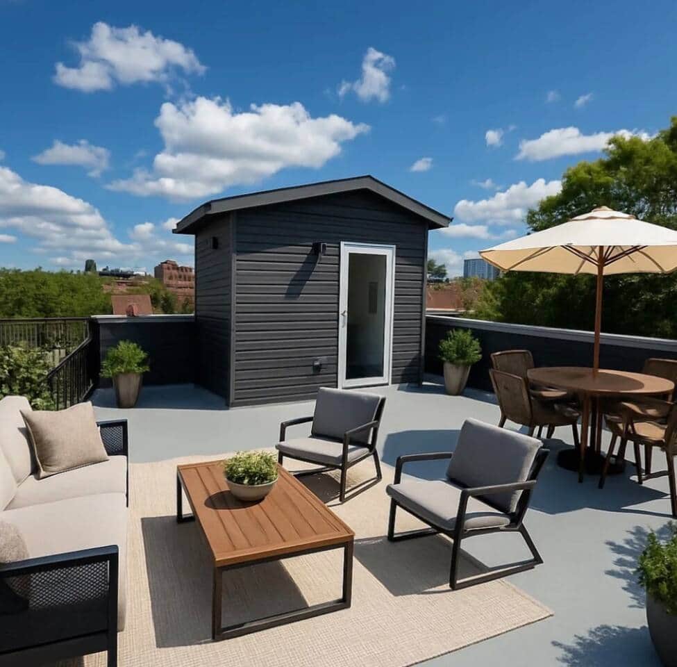 your own private rooftop with plenty of room and a lot of sun ☀️.