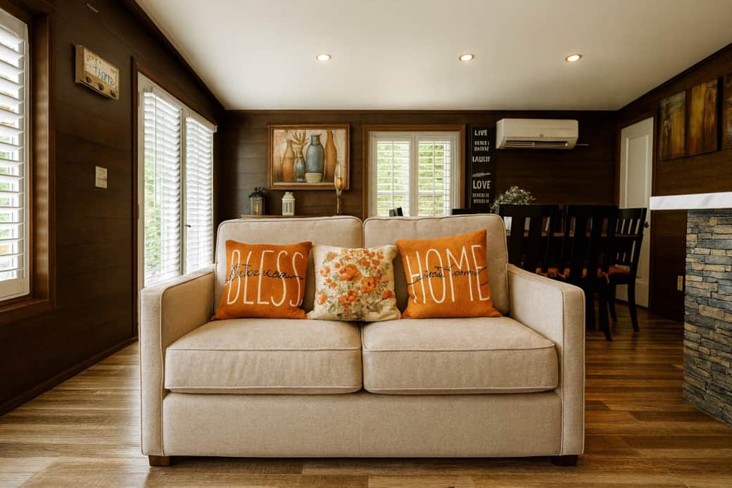 EAEEAF92 CE25 4D6E B05D 3F383B10DFBE EAEEAF92 CE25 4D6E B05D 3F383B10DFBE