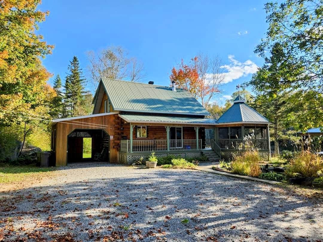 Le chalet et ses couleurs d'automne