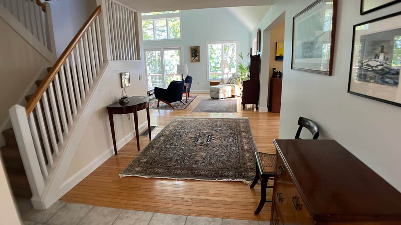 Wood's Point Foyer