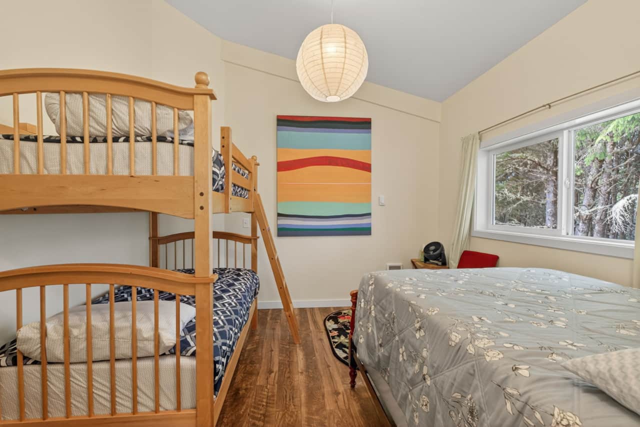 Upper Bunk Room.jpg