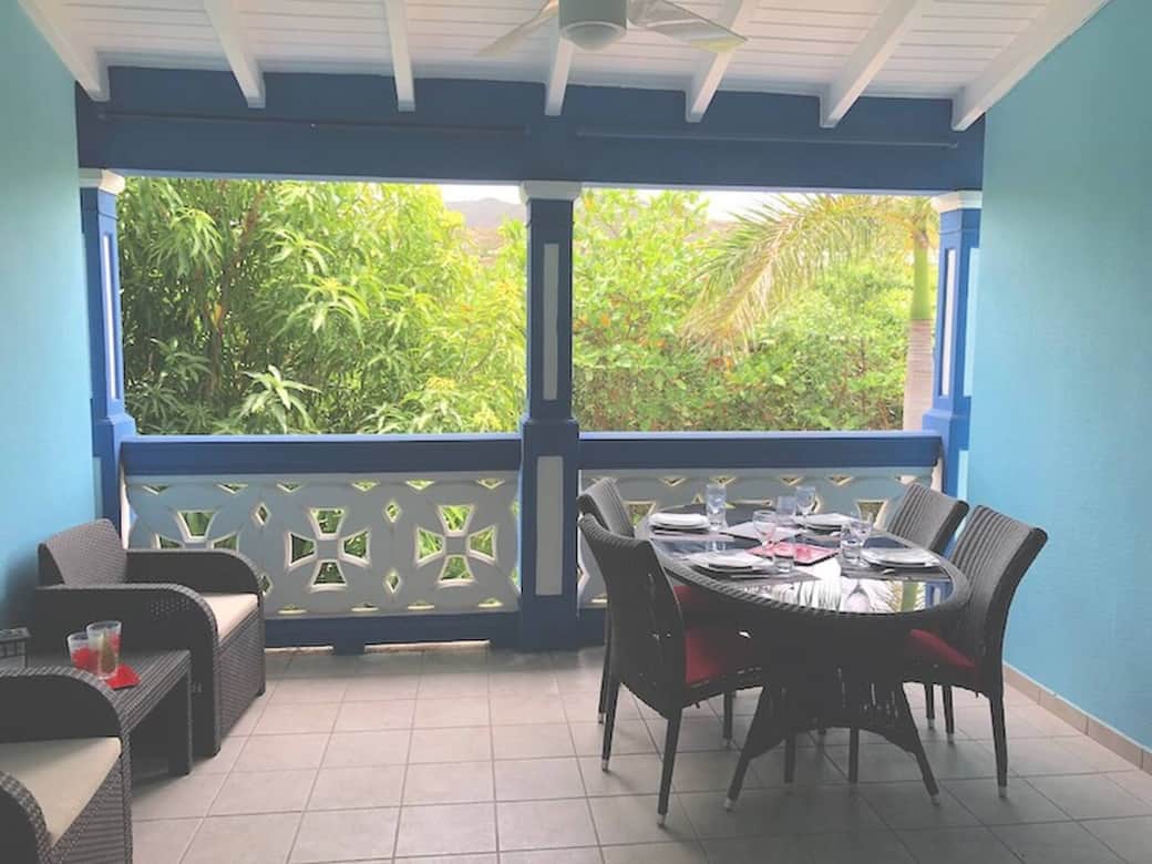 Terrace with dining area Lataniers 12