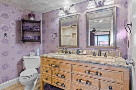 Main bathroom. Double sinks. Main bathroom. Double sinks.