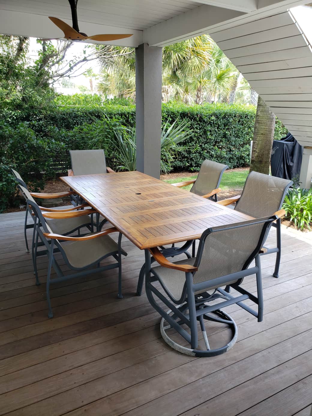 Backyard Outdoor Dining 005