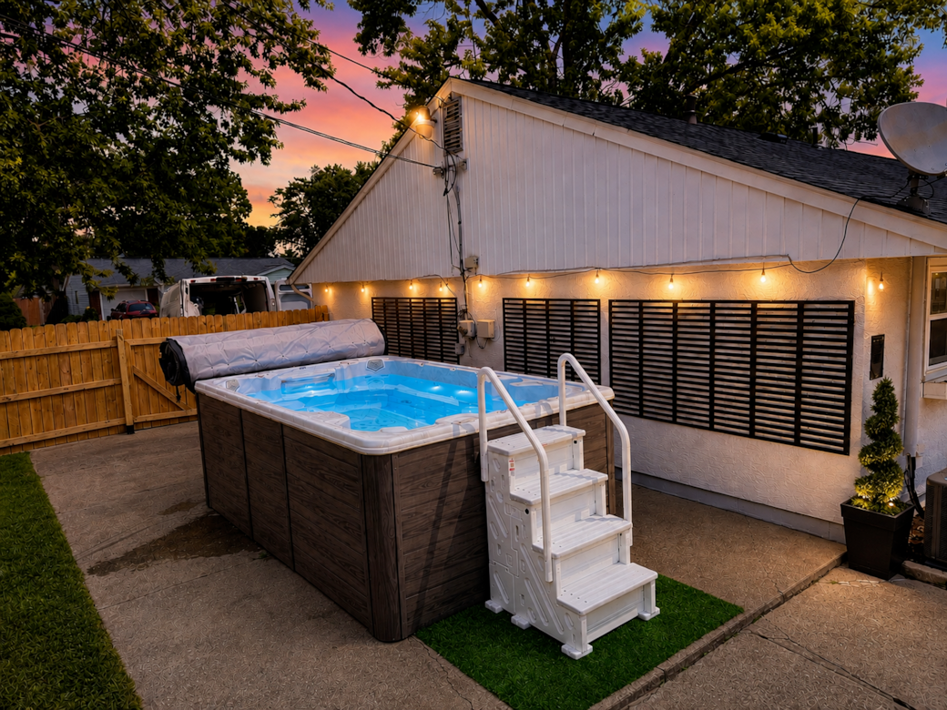 Deerwood Southwest Ranch with your own Private Swim Spa