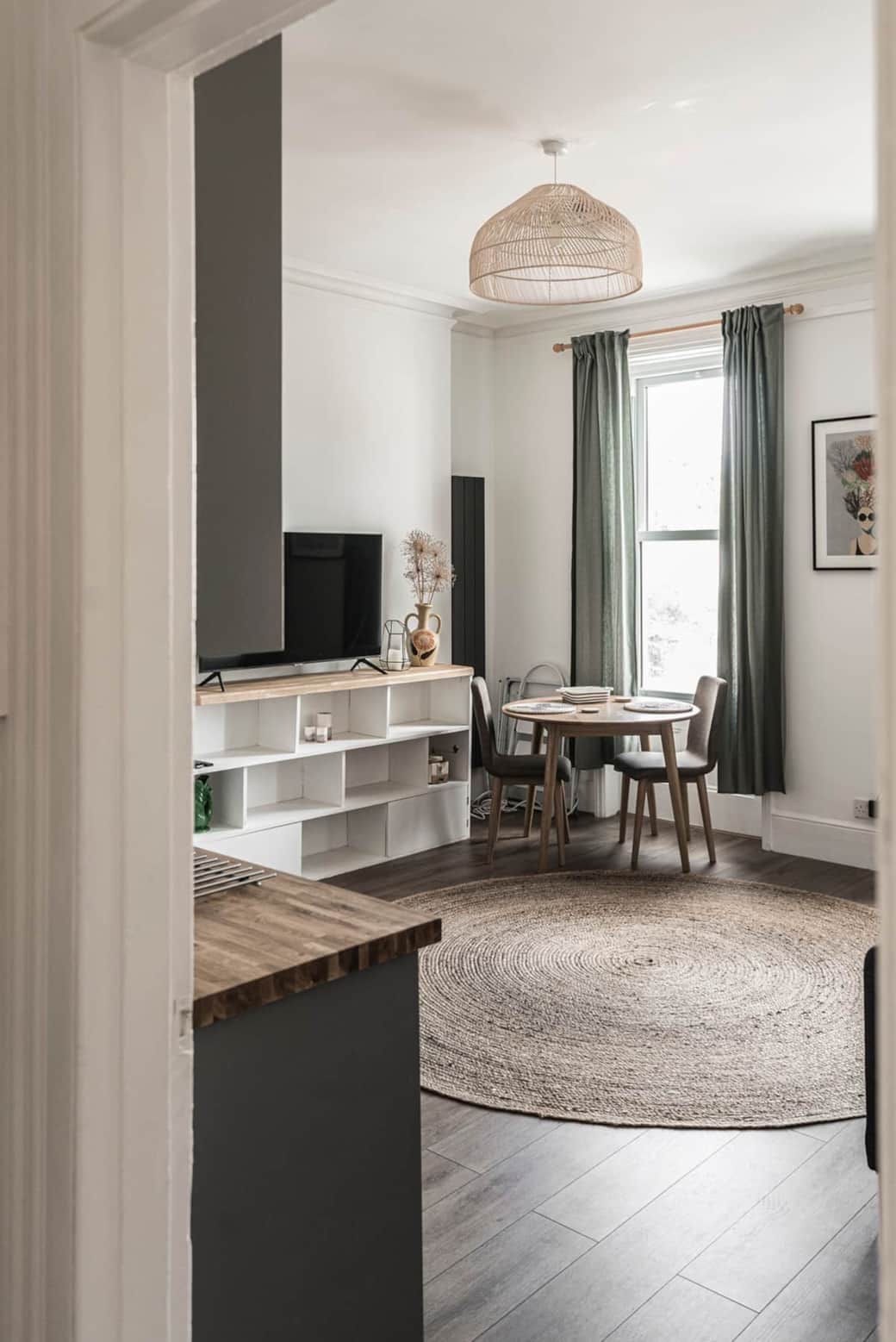 Rock Pool Reach Modern one bed apartment with parking Apartment in