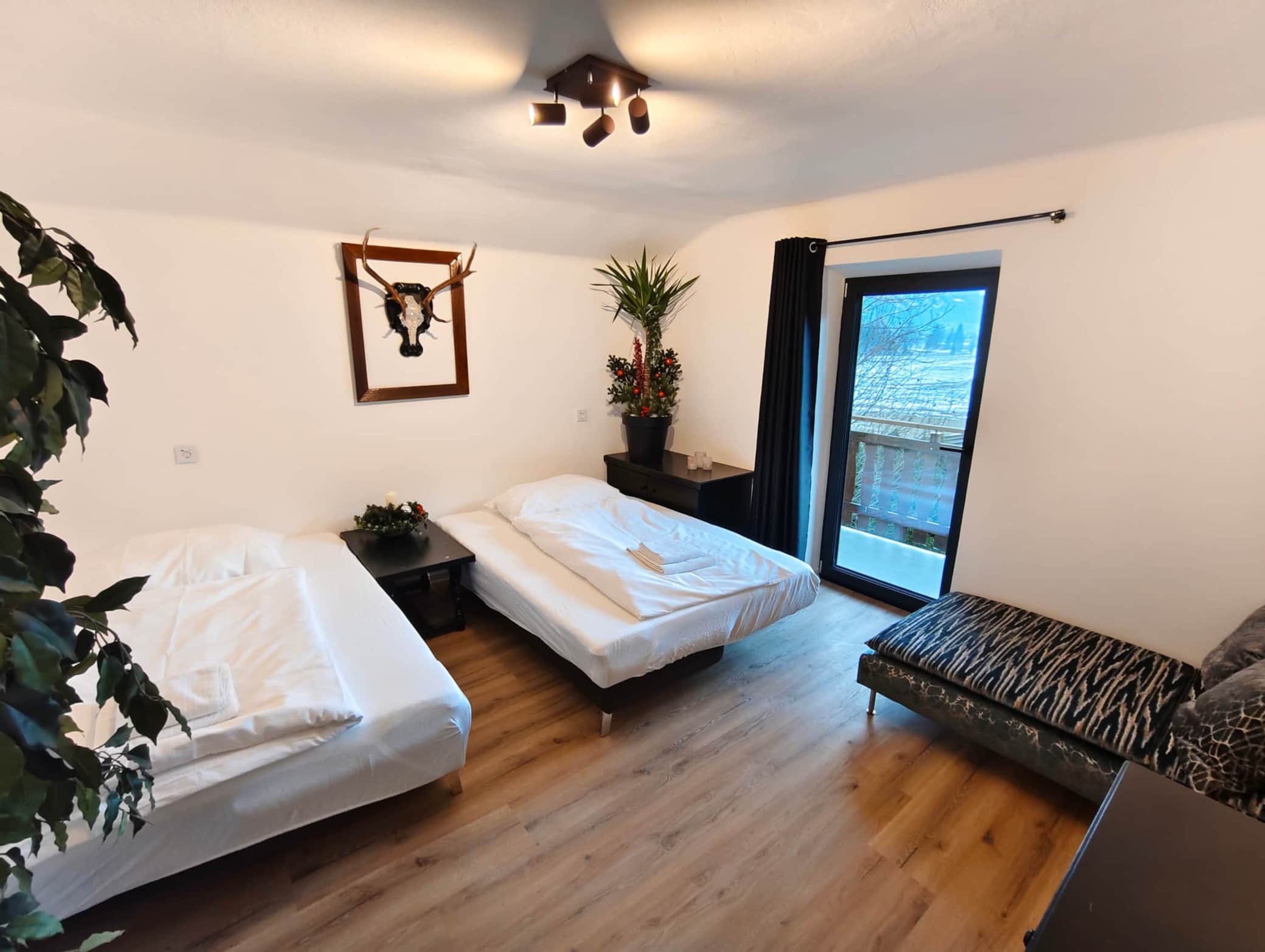 Wohnzimmer mit Betten 2