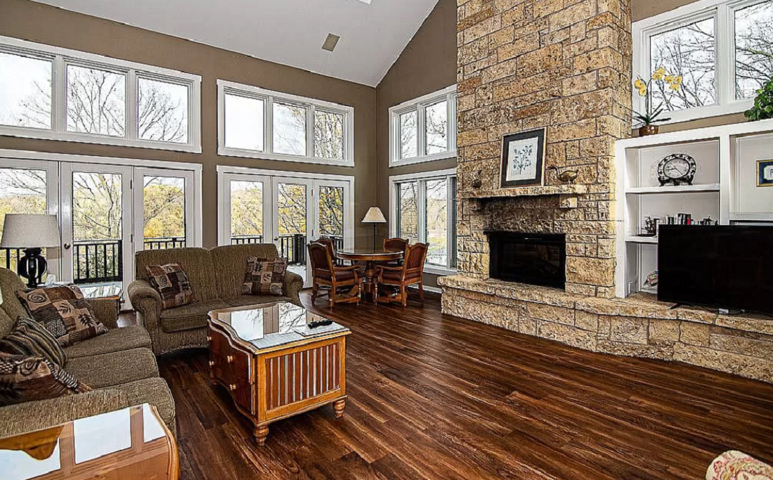 Galena Hawk's Nest Luxury Vacation Rental with Lake View in Galena