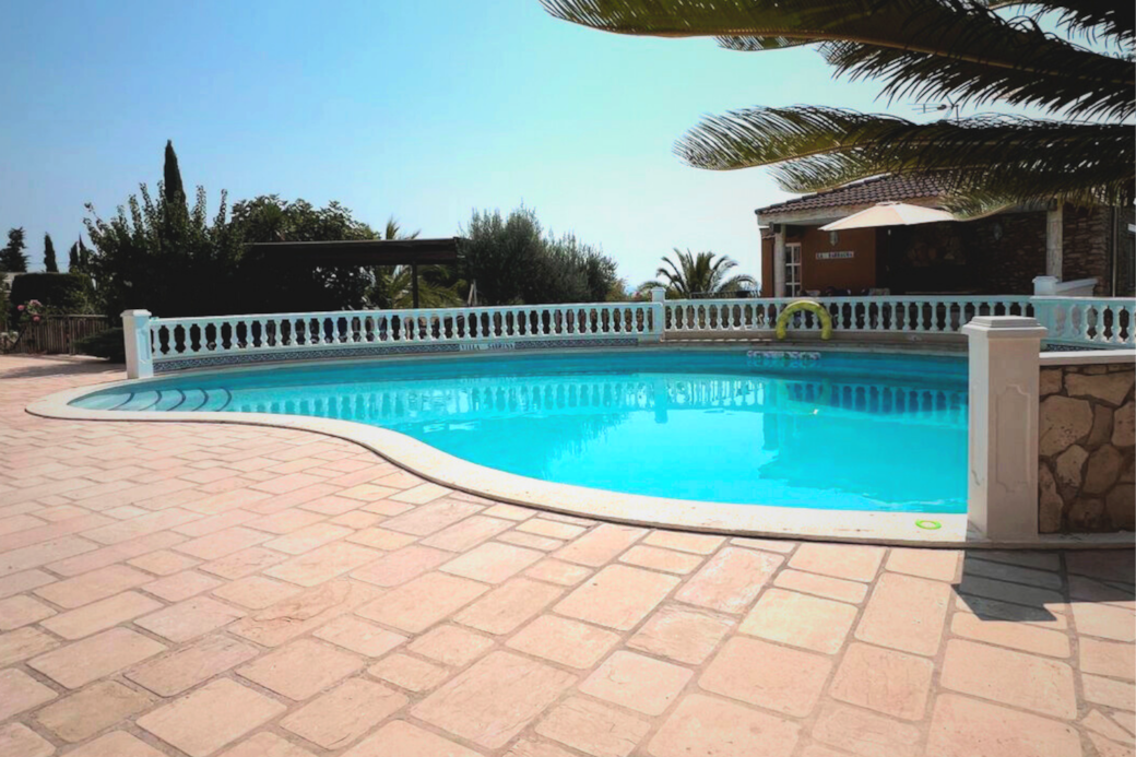 Piscina - Villa Sabrina Resort