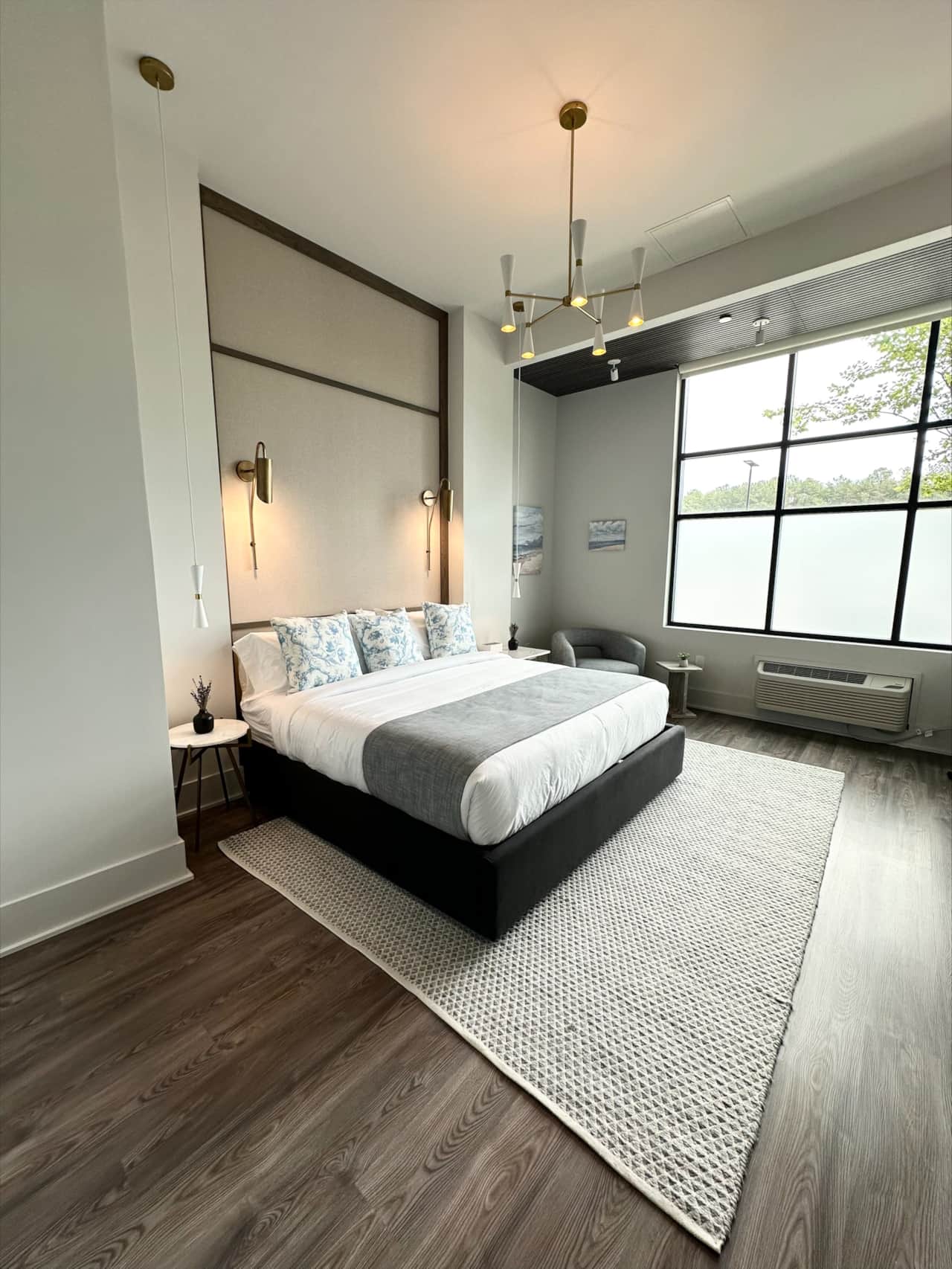 Blueberry Thyme Suite | King Bed