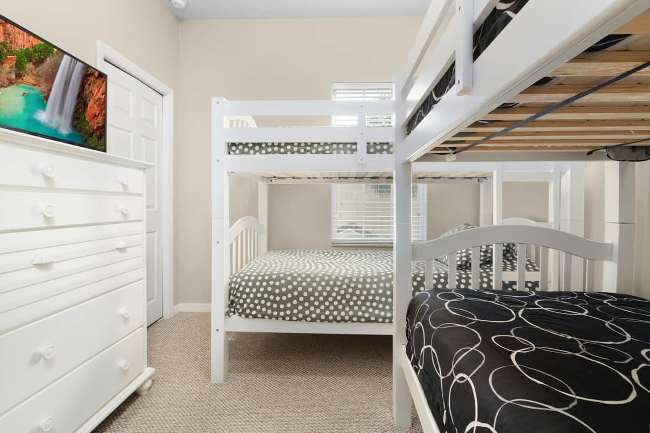 Bunk bedroom - Lakeside