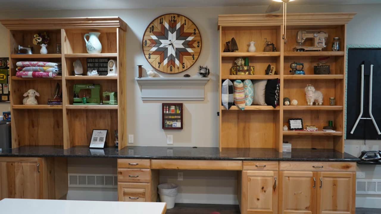 cedar-city-quilt-retreat-quilters-nook-vintage-decor-built-in-cabinets-workstations.JPG