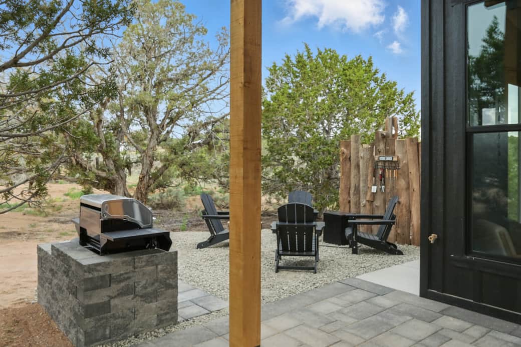 Outdoor dining & BBQ with breathtaking juniper views.
