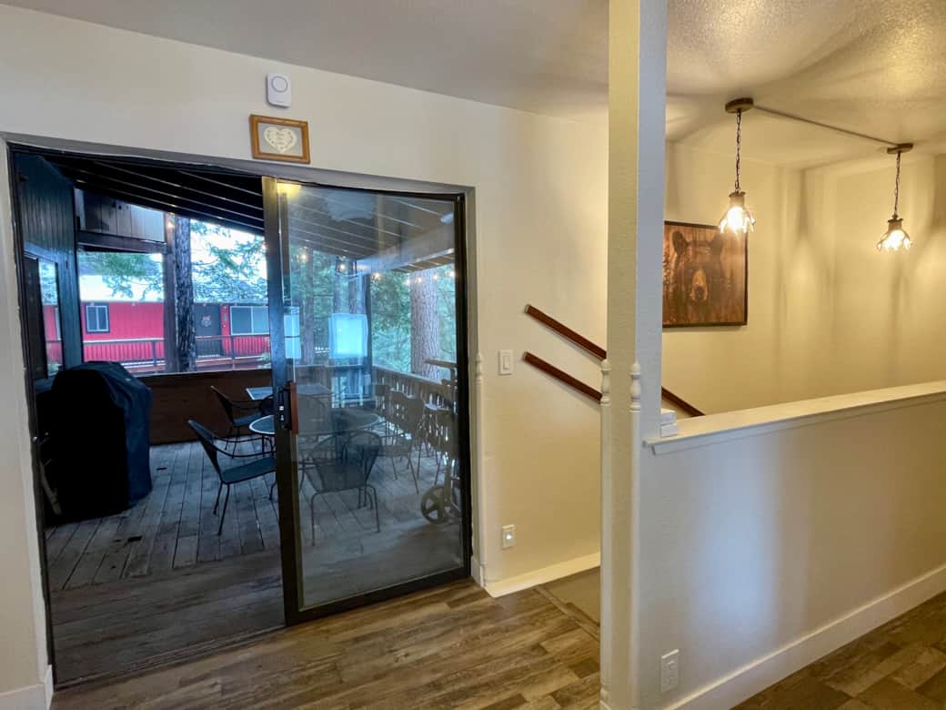 Main Level- Entryway View of Balcony