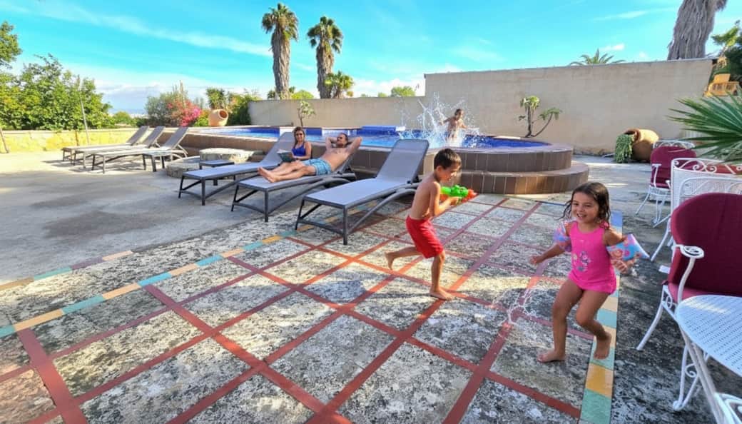 CASTELL BOHIO PSICINA FAMILIA 2 CASTELL BOHIO PSICINA FAMILIA 2