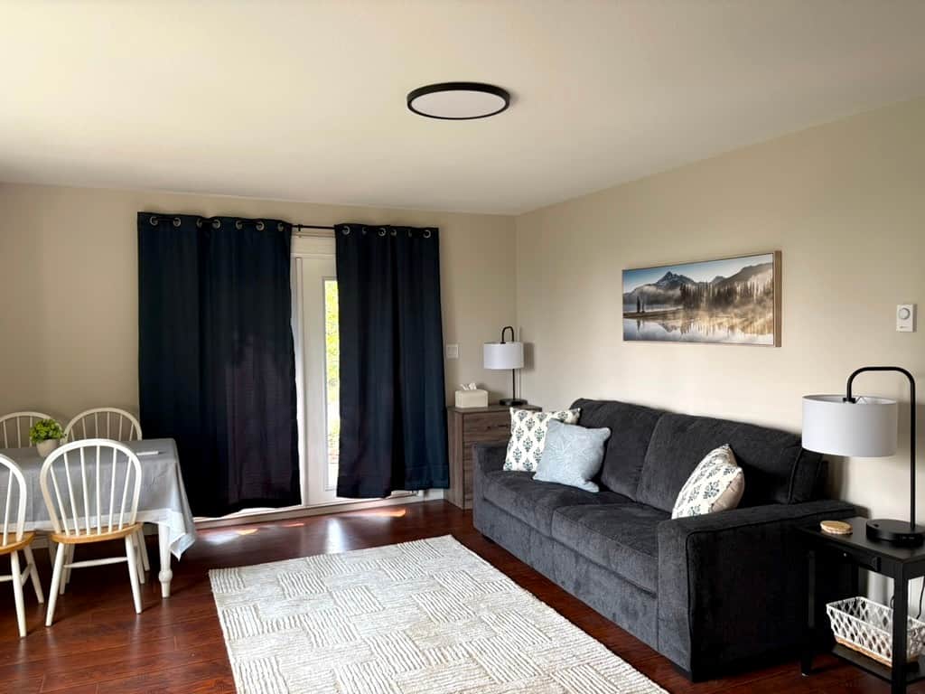 Mountainside Retreat Centre Sunnybrae Shuswap BC - The Cottage 4