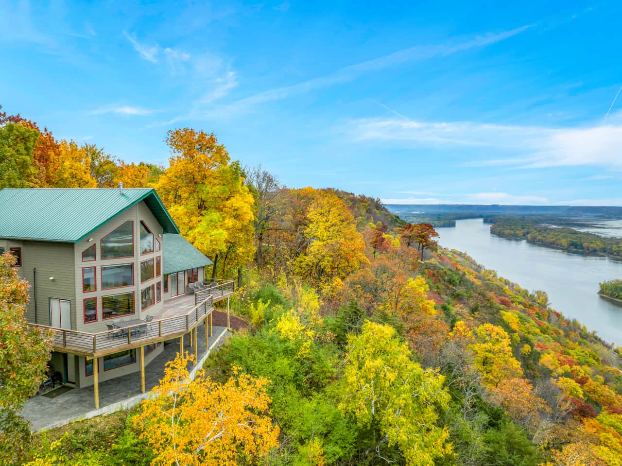 RiverscapeVacationRentals Fall2023 118