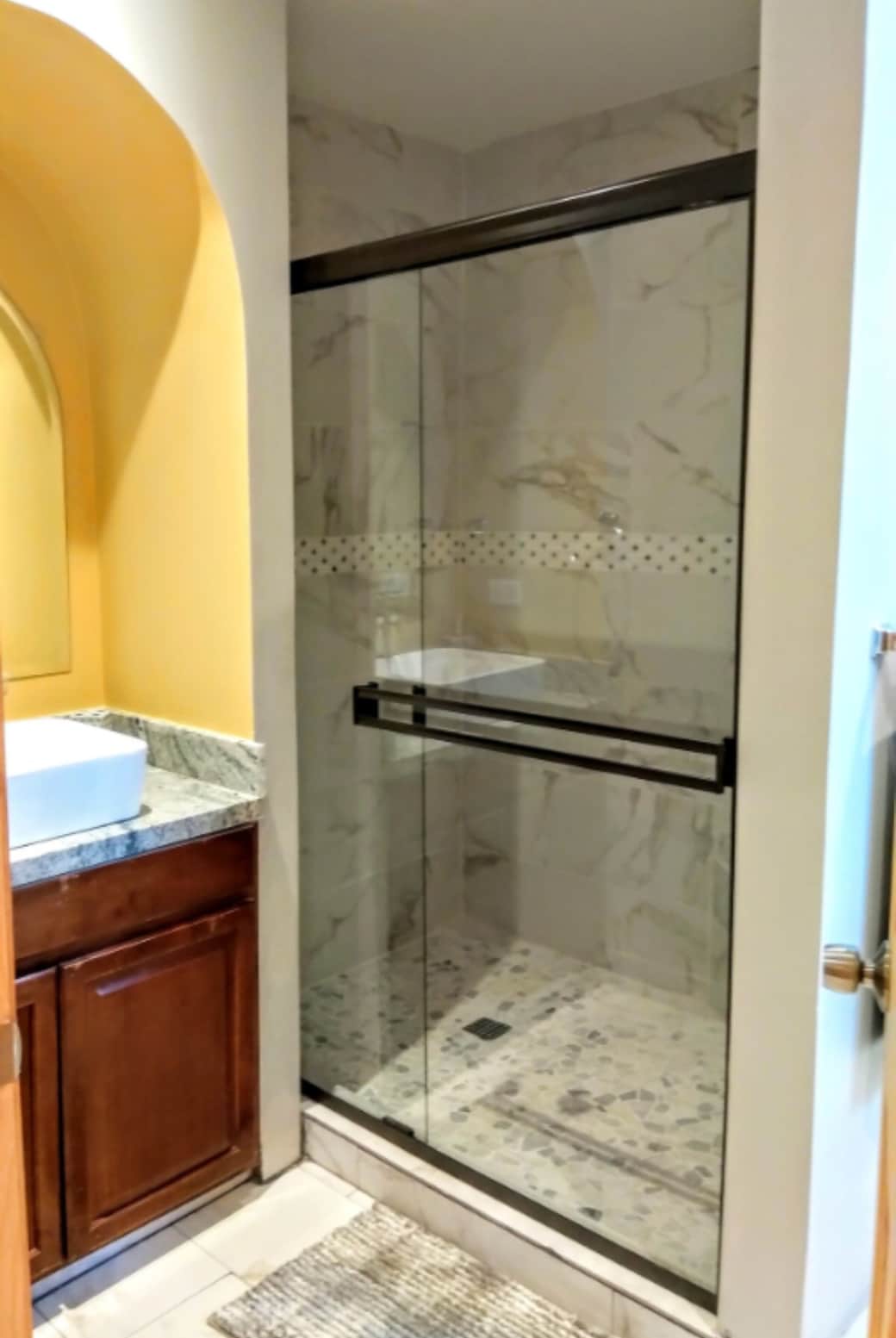 2nd floor bathroom with room 4