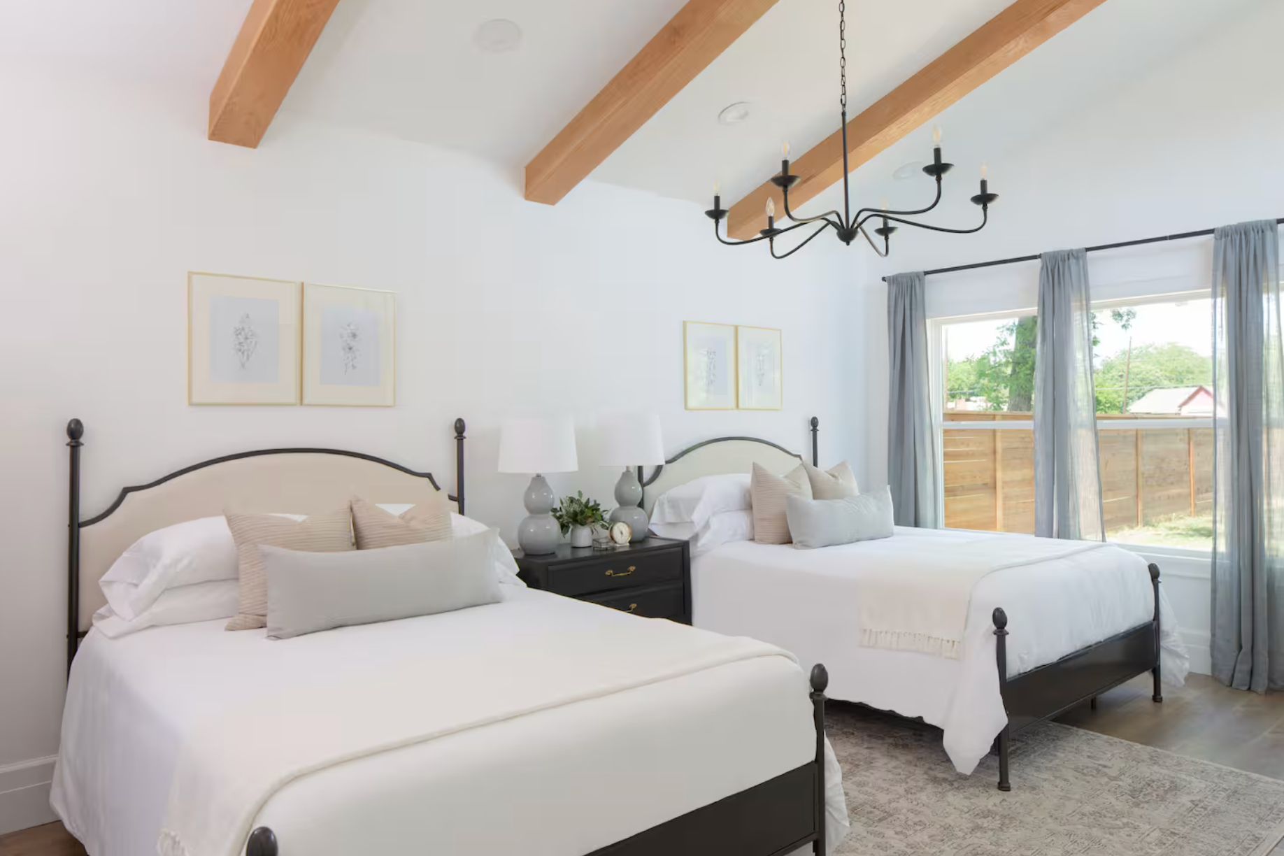Bedroom - 2 Queen Beds