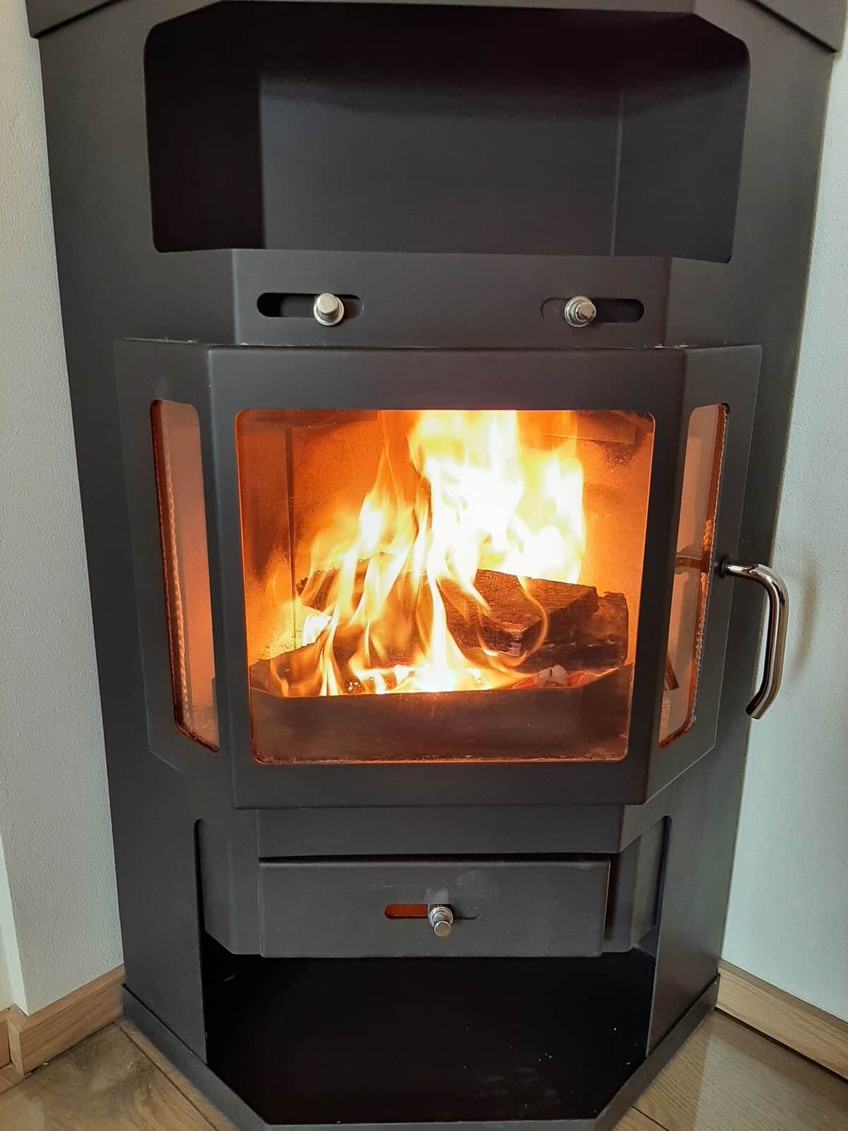 Kaminofen im Wohnzimmer