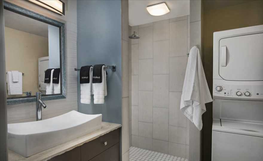 Beautifully appointed bathroom