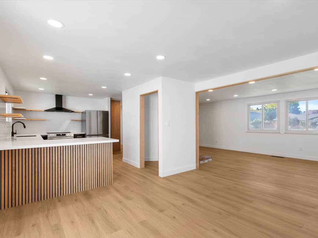14-1345 Radford Dr-22