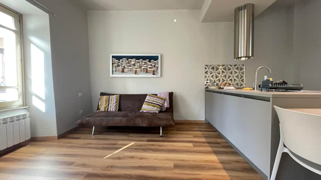 Orta Lake Apartments - Soggiorno - TV - Veneta Cucine - Cucina - Sofa Orta Lake Apartments - Soggiorno - TV - Veneta Cucine - Cucina - Sofa