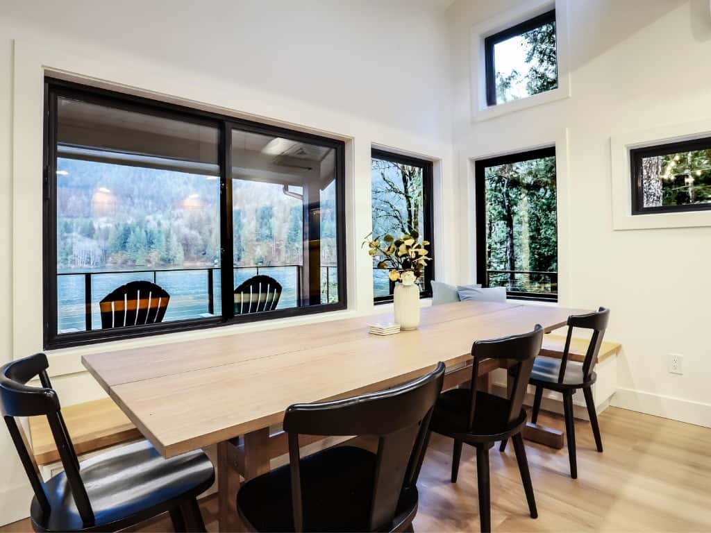 The dining room. 