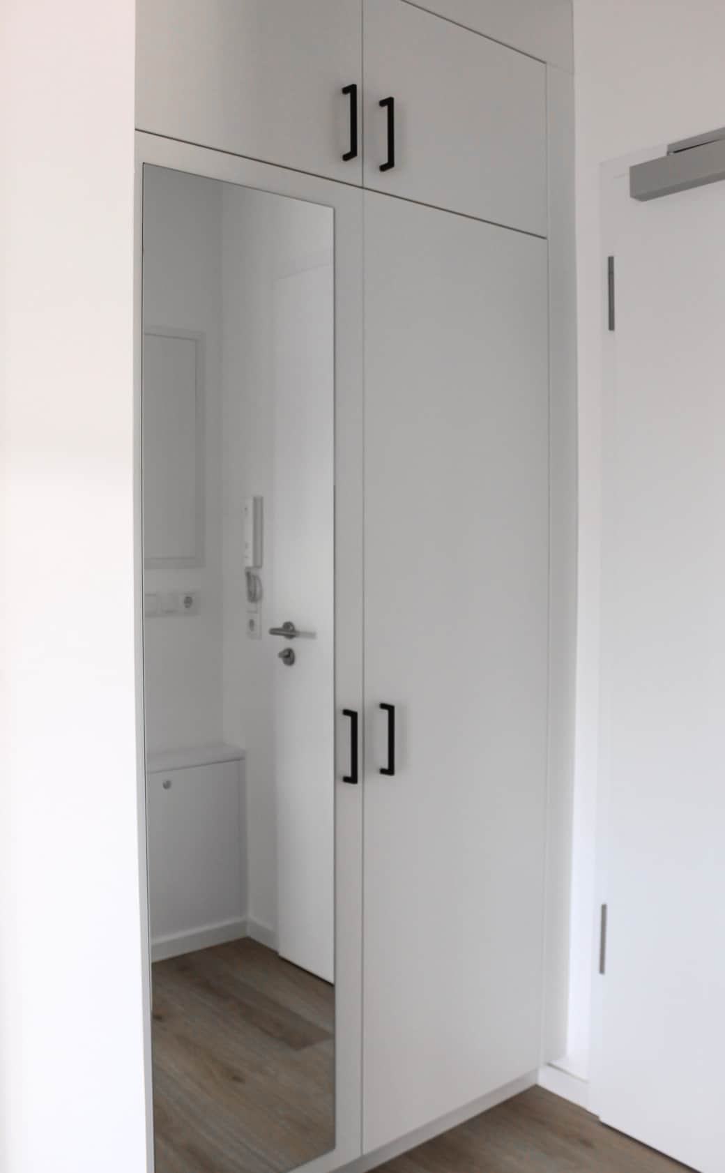 Kleiderschrank