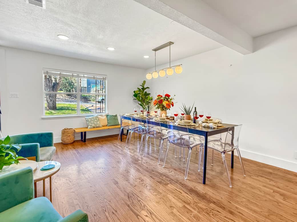 Group morning breakfast or dinner party. Group morning breakfast or dinner party.